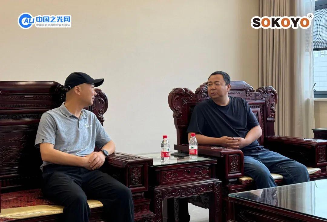 開(kāi)元太陽(yáng)能董事長(zhǎng)接受中國(guó)之光網(wǎng)專(zhuān)訪